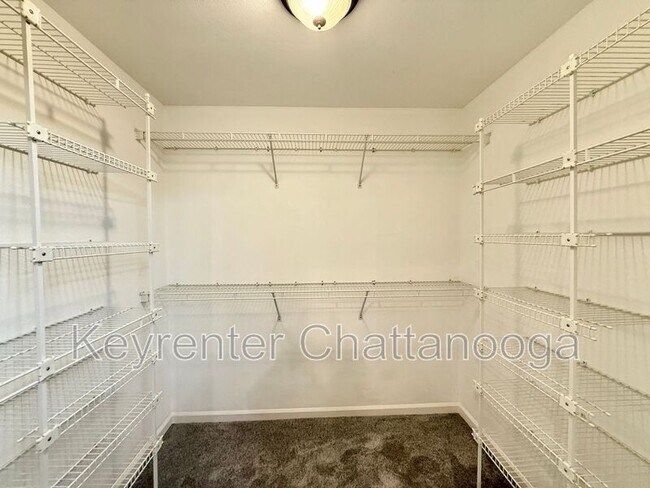 Building Photo - 9512 Imperial Dr