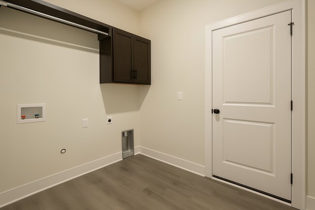 Building Photo - 11655/57 Harry Ct