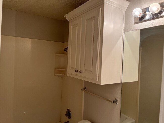 Building Photo - 3108 110th St