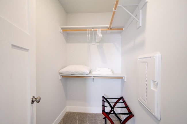 Building Photo - 5242 Fallon St