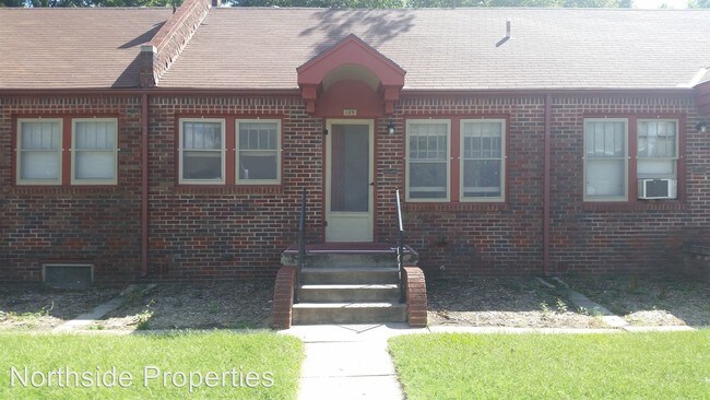 Primary Photo - 125 E 17th St N