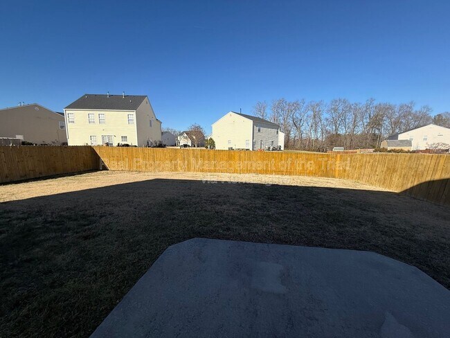 Building Photo - 5207 Silverbrook Dr