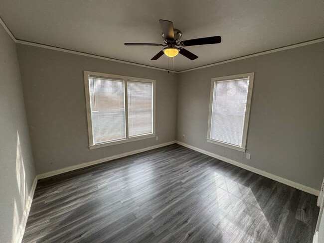 Building Photo - Spacious Waco Property