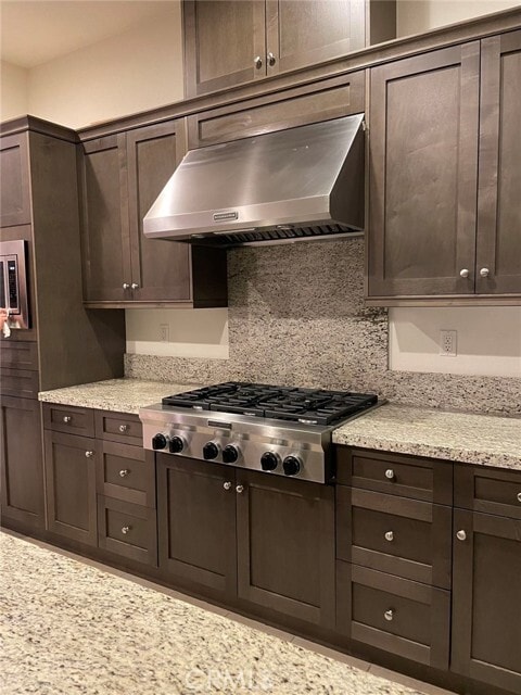 Building Photo - 18 Lark