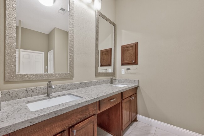 Building Photo - 20126 Black Canyon Dr