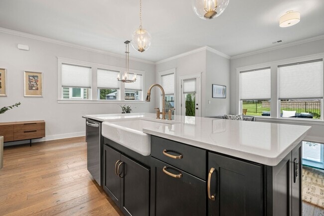 Building Photo - 2506 Lola Ave