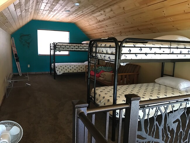 Building Photo - 13391 Sunny Slope Rd