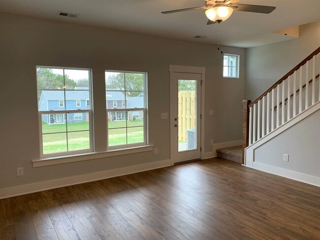 Building Photo - 2043 Orangery Dr