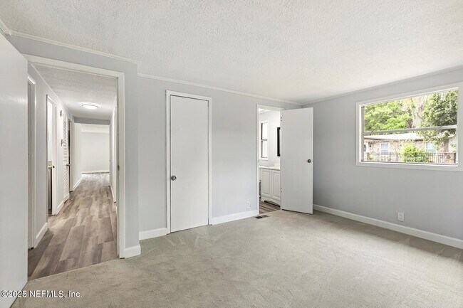 Building Photo - 1104 Harmony Dr N