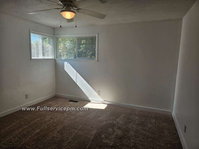 Building Photo - Home sweet home-You need to check this wonderful home out!!