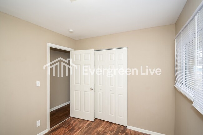 Building Photo - 8724 Montery Rd