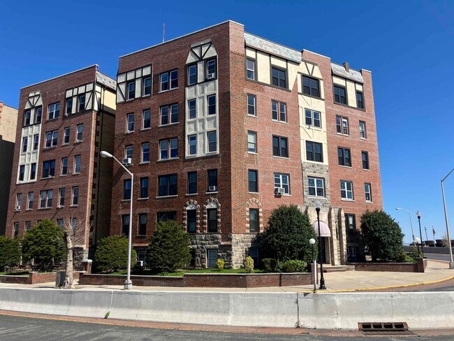 Building Photo - 7435 JFK Blvd E