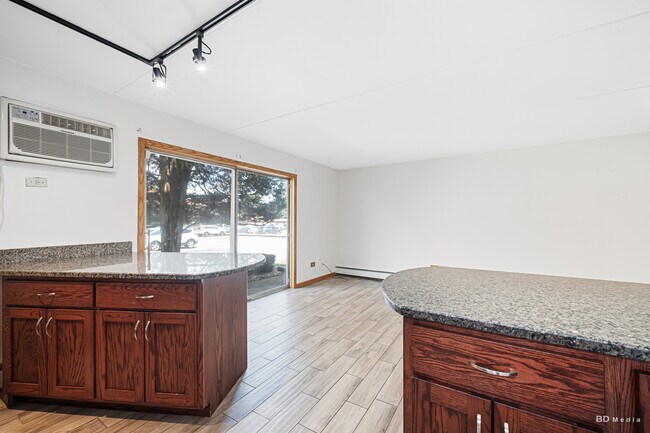 Building Photo - 5324 Waterbury Dr