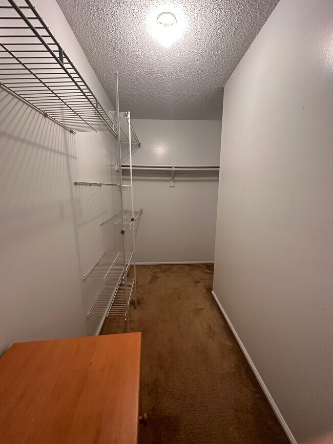 Walk in closet master bedroom - 6 Chamberlin Ct