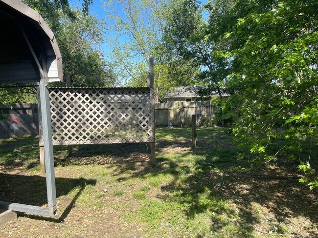 Building Photo - Cute Glenpool 3BD/1.5 BA near High School