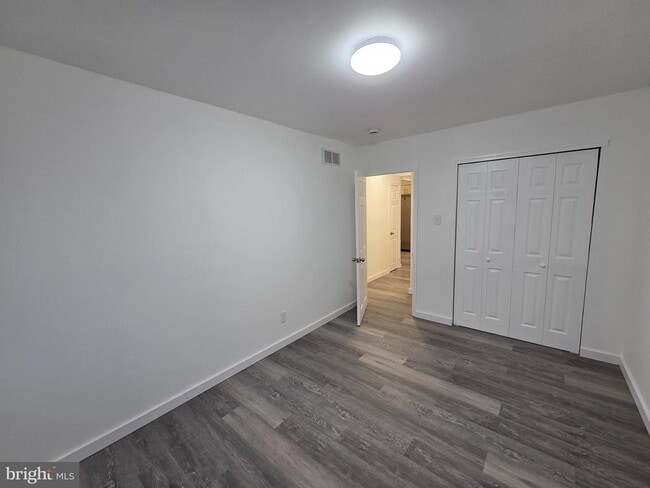 Building Photo - 8947 Alton St