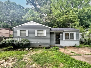 Building Photo - 4624 Sunnybrook St