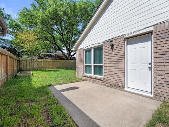 Building Photo - 16311 Salinas Ln