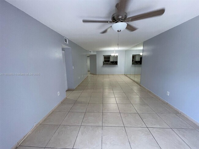 Building Photo - 1630 W 46th St