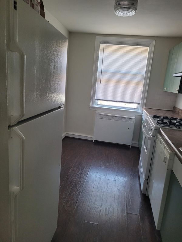 Building Photo - 7113 Castor Ave