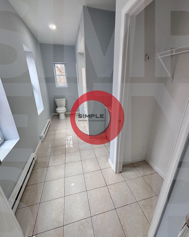 Building Photo - 113 W Elm St