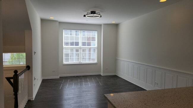 Building Photo - 4444 Monroe Ct