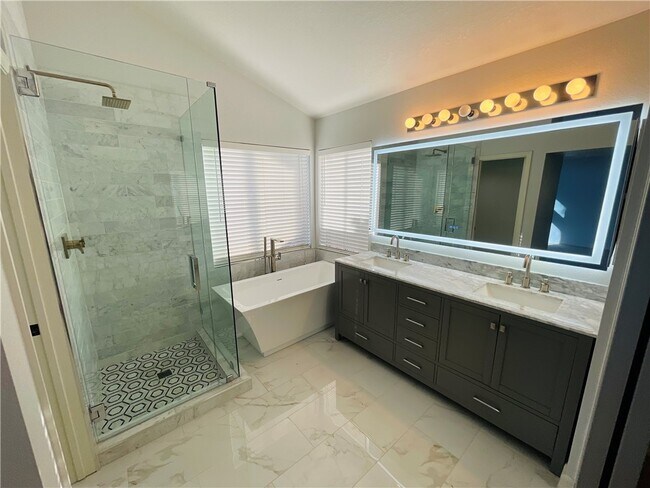 Building Photo - 28937 Biarritz Ct