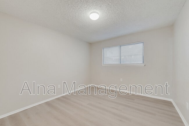 Building Photo - 1704 Fieldstone Ct