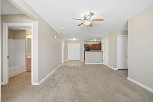 Interior Photo - 1114-1120 Ekstam