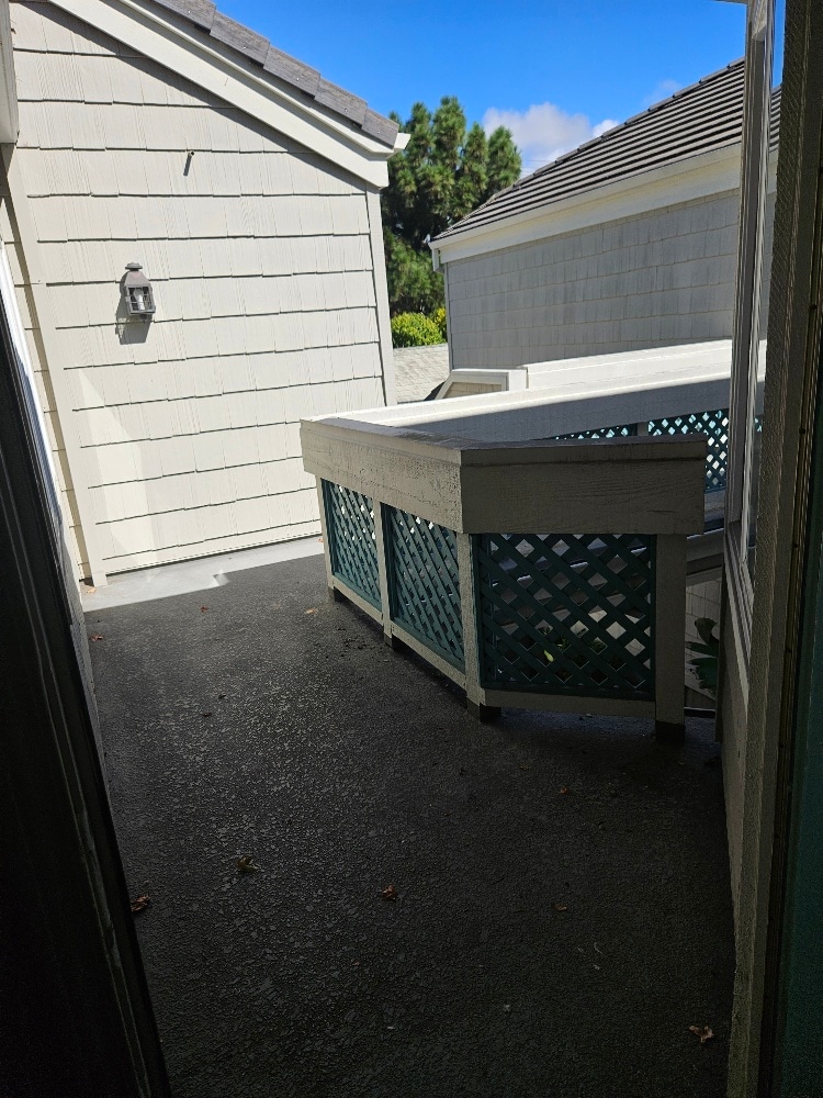 entrance - 7532 Seaspring Dr