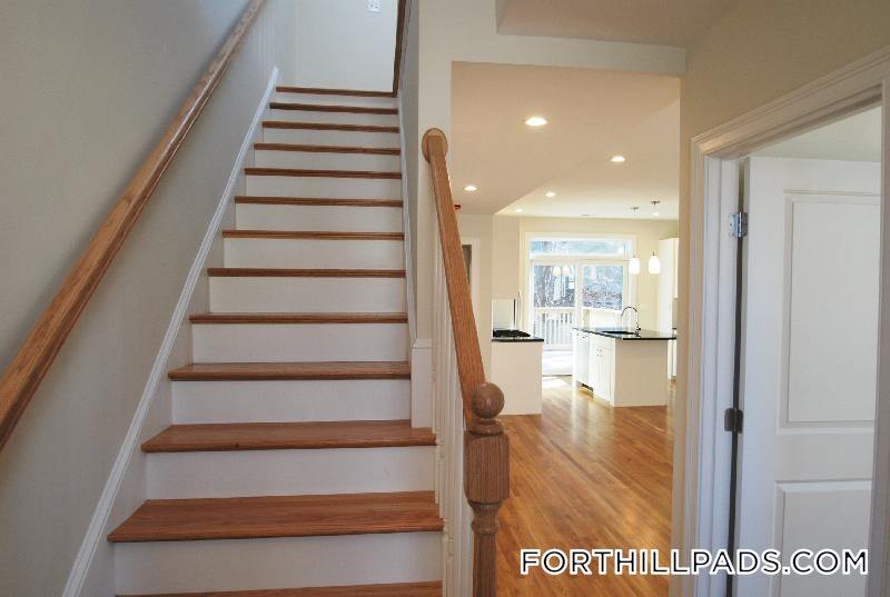 Building Photo - 145 Marcella St