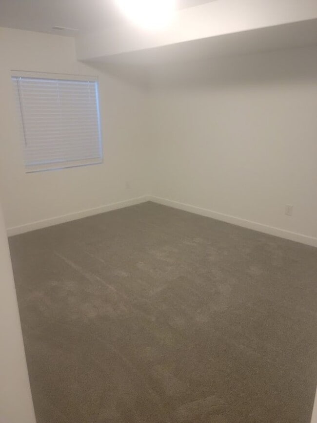 Building Photo - Spacious 3-Bedroom Basement Apartment – Al...