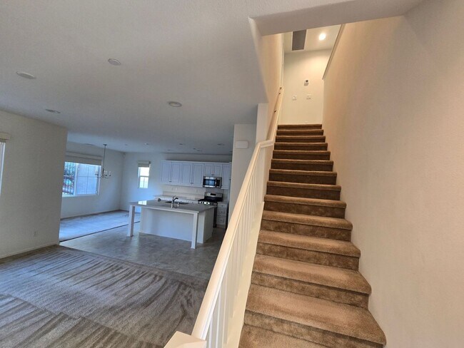 Building Photo - 3BR / 2.5BA Dream home in the heart of El Cajon!