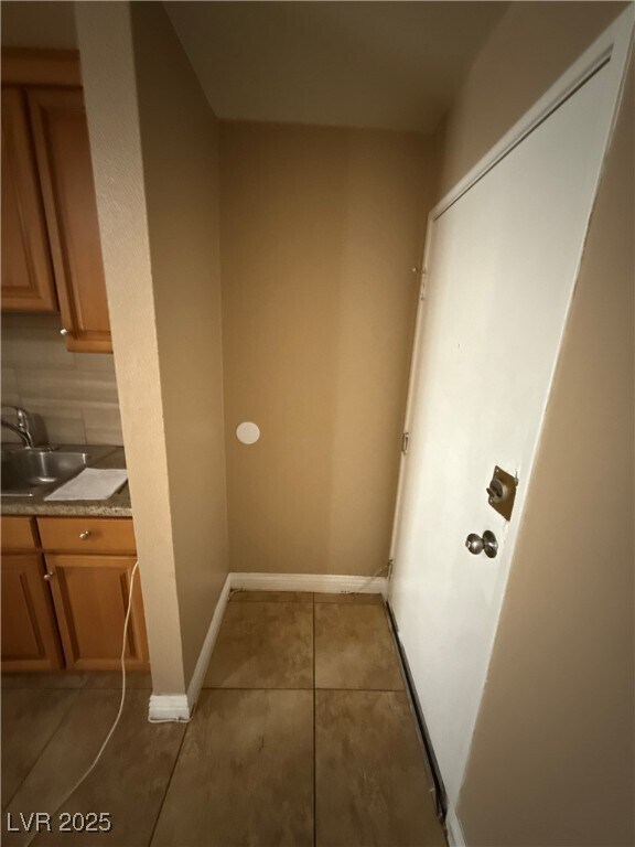 Building Photo - 305 N 10th St