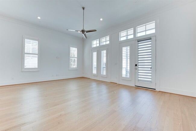 Building Photo - 8736 Oak Kolbe Ln