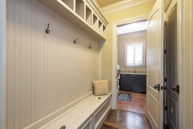 Building Photo - 2170 Heathermoor Hill Dr NE