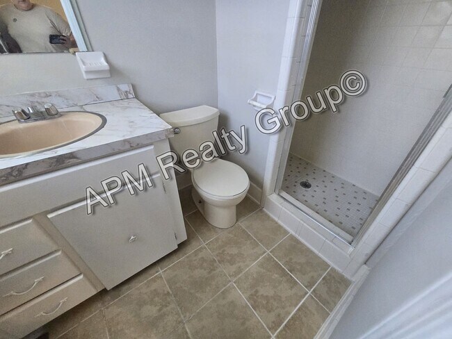 Building Photo - Spacious three bedroom West Columbia home