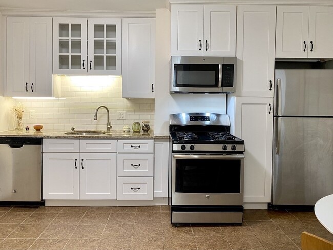 Building Photo - 18 Fisk Plz