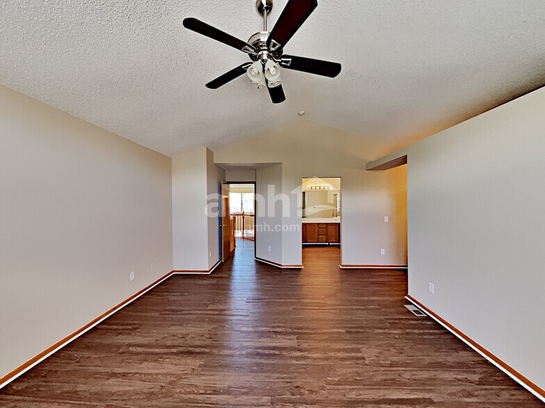 Building Photo - 19065 E Chenango Cir