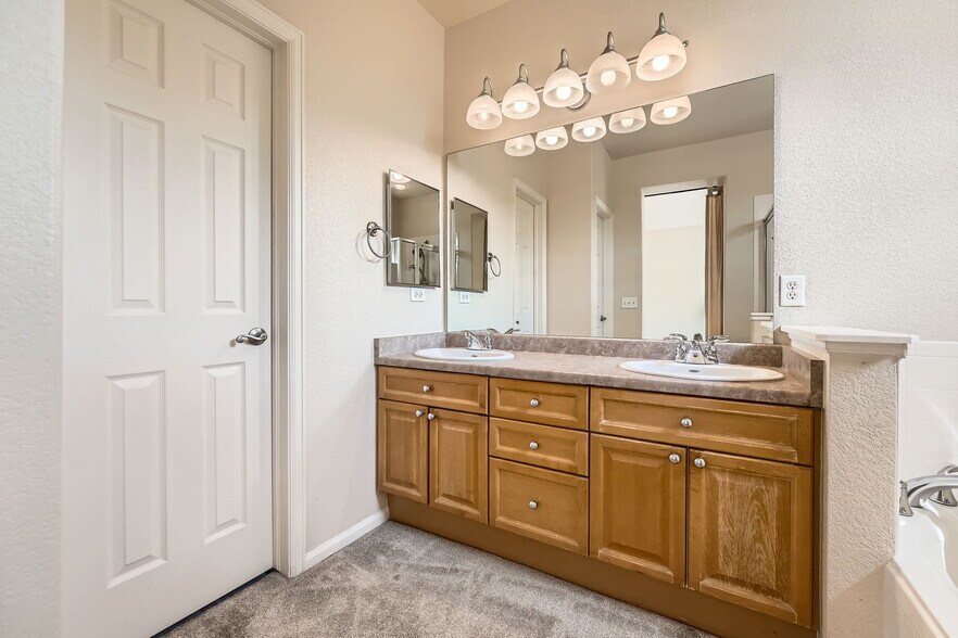 Master Bathroom View2 - 2230 S. Vaughn Way. Unit 104.