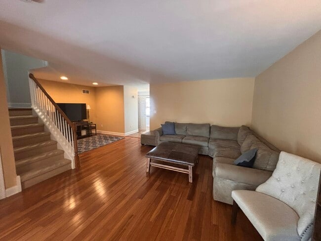 Building Photo - 1459 Mohr Cir