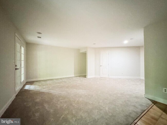 Building Photo - 3906 Valley Ridge Dr