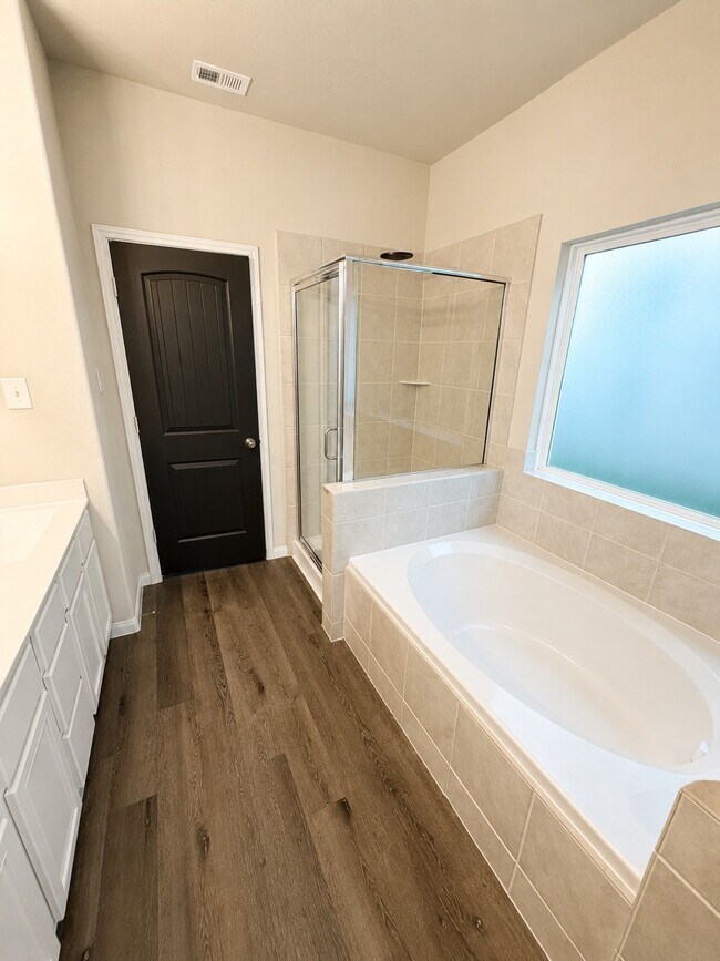 Building Photo - 2291 Raider Dr