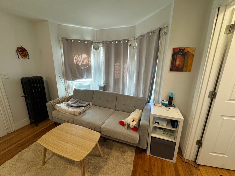 Building Photo - 5 Blake St