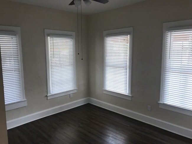 Building Photo - 2109 W Cypress St