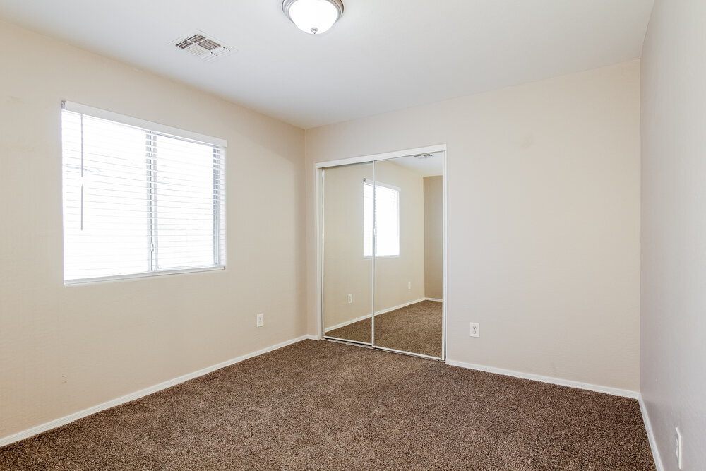 Building Photo - 111 N 65th Dr