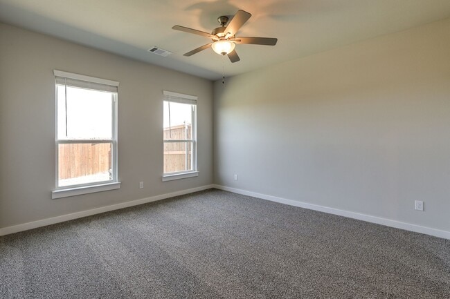 Building Photo - 657 Blackland dr