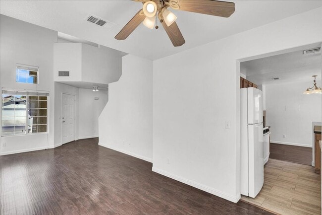 Building Photo - 8217 Beekman St