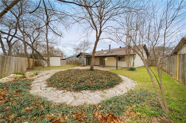 Building Photo - 2515 Berkett Dr