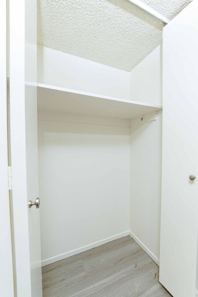 Building Photo - 2 Bedroom unit in Los Angeles